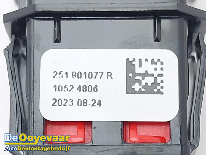 Przelacznik LPG z Dacia Duster (SR) 1.0 TCE 100 Bi-Fuel, Eco-G 12V 2023
