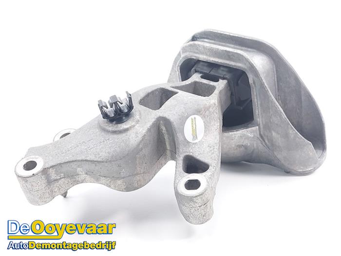 Used Engine mount Dacia Duster (SR) 1.0 TCE 100 Bi-Fuel, Eco-G 12V Price € 39,99 Margin scheme offered by Autodemontagebedrijf De Ooyevaar