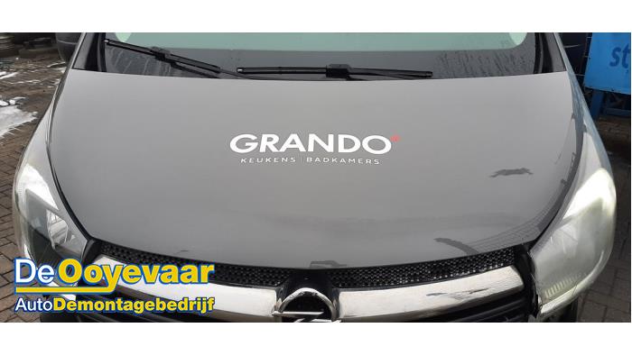 Używane Maska Opel Vivaro 1.6 CDTI 95 Euro 6 Cena € 349,99 Procedura marży oferowane przez Autodemontagebedrijf De Ooyevaar