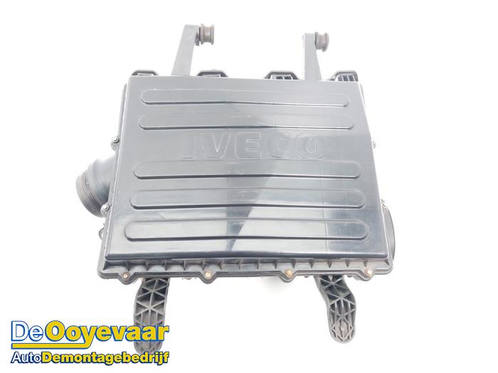 Begagnade Luftfilterhus Iveco New Daily VI 33S16, 35C16, 35S16 Pris € 99,99 Marginaltabell erbjuds av Autodemontagebedrijf De Ooyevaar