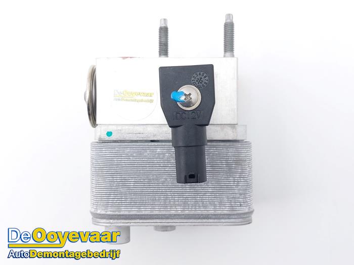 Gebrauchte Wärmetauscher Peugeot 308 SW (F4/FC/FN/FR) 1.6 16V HYbrid 180 e-EAT8 Preis € 49,99 Margenregelung angeboten von Autodemontagebedrijf De Ooyevaar