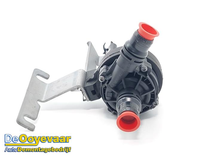 Begagnade Extra vattenpump Peugeot 308 SW (F4/FC/FN/FR) 1.6 16V HYbrid 180 e-EAT8 Pris € 39,99 Marginaltabell erbjuds av Autodemontagebedrijf De Ooyevaar