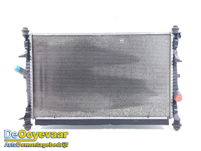 Usagé Radiateur Ford Transit 2.2 TDCi 16V Prix € 29,99 Règlement à la marge proposé par Autodemontagebedrijf De Ooyevaar