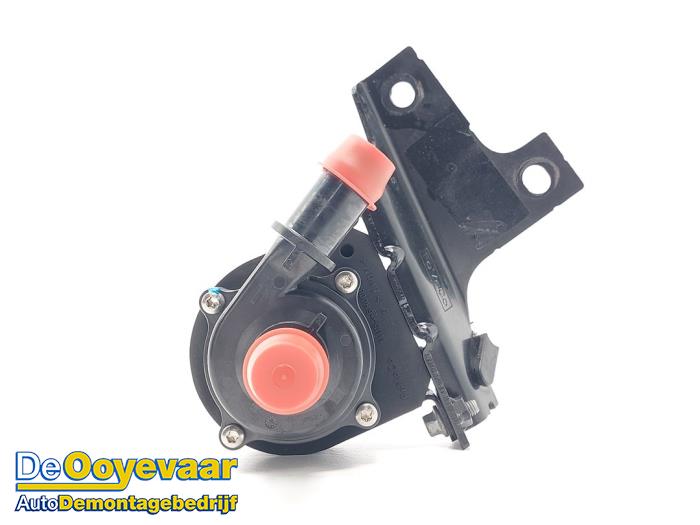 Begagnade Extra vattenpump Ford Mustang Mach-E Pris € 75,00 Marginaltabell erbjuds av Autodemontagebedrijf De Ooyevaar