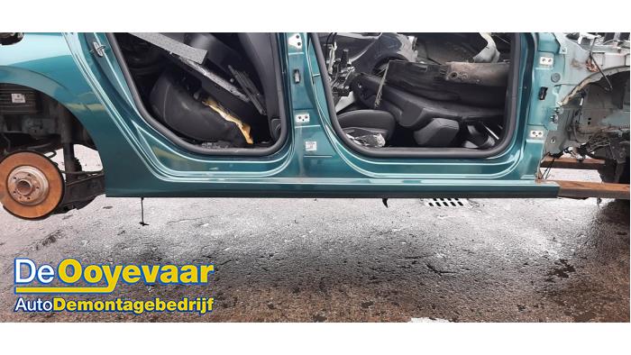 Używane Próg prawy Peugeot 308 SW (F4/FC/FN/FR) 1.6 16V HYbrid 180 e-EAT8 Cena na żądanie oferowane przez Autodemontagebedrijf De Ooyevaar