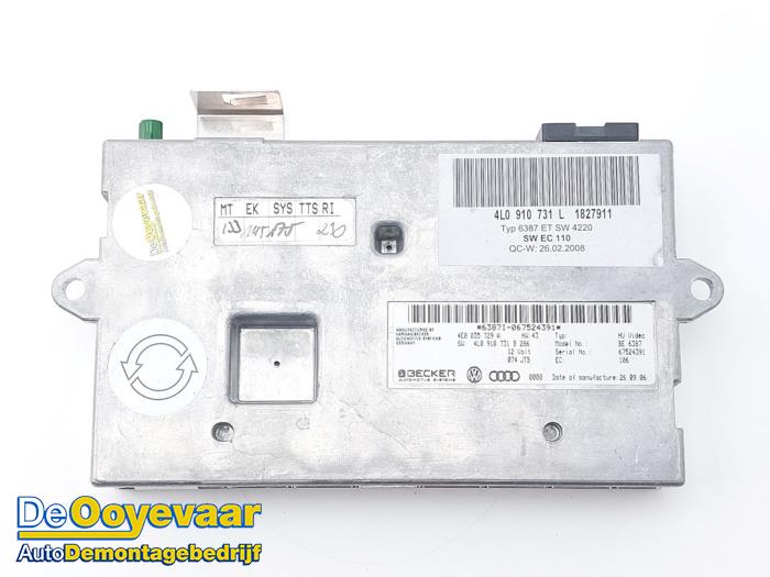 Używane Interfejs telefoniczny Audi Q7 (4LB) 4.2 FSI V8 32V Cena € 299,99 Procedura marży oferowane przez Autodemontagebedrijf De Ooyevaar