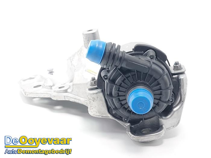 Begagnade Extra vattenpump BMW iX (I20) xDrive45 101 kWh Pris € 175,00 Marginaltabell erbjuds av Autodemontagebedrijf De Ooyevaar