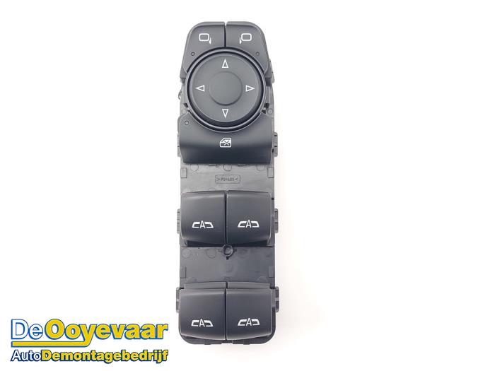 Usados Interruptor de ventanilla eléctrica Opel Insignia Sports Tourer 1.5 Turbo 16V 165 Precio € 79,99 Norma de margen ofrecido por Autodemontagebedrijf De Ooyevaar