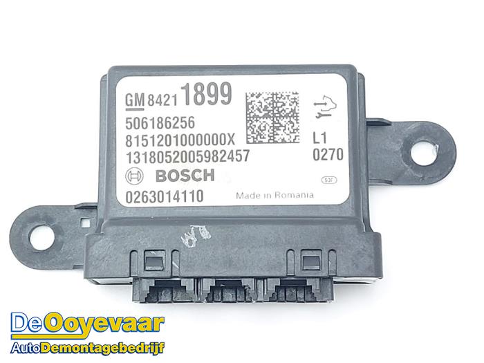 Begagnade PDC-modul Opel Insignia Sports Tourer 1.5 Turbo 16V 165 Pris € 29,99 Marginaltabell erbjuds av Autodemontagebedrijf De Ooyevaar