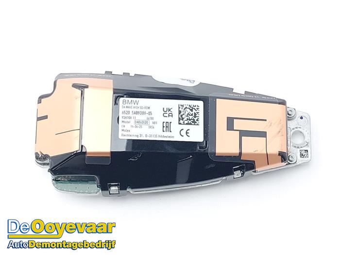 Używane Antena BMW iX (I20) xDrive45 101 kWh Cena € 35,00 Procedura marży oferowane przez Autodemontagebedrijf De Ooyevaar