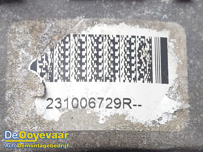 Dynamo van een Opel Vivaro 1.6 CDTI 95 Euro 6 2018