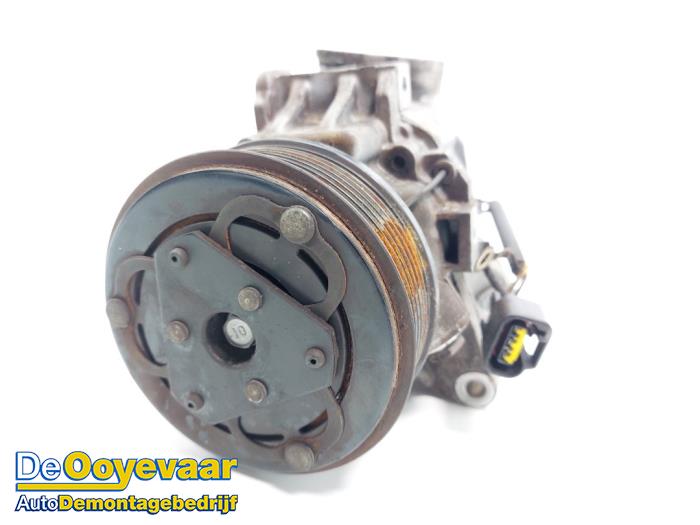 Usagé Pompe clim Subaru XV (GP) 2.0 D AWD 16V Prix € 149,99 Règlement à la marge proposé par Autodemontagebedrijf De Ooyevaar