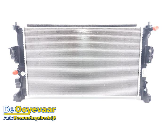 Used Radiator Renault Megane E-Tech (RCB) 60 kWh Price € 299,99 Margin scheme offered by Autodemontagebedrijf De Ooyevaar