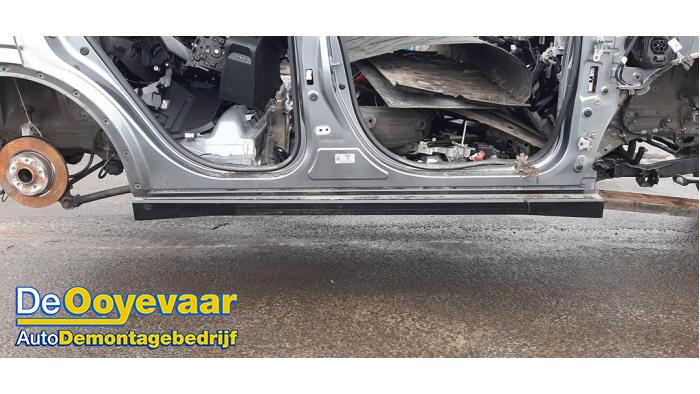 Używane Próg prawy Renault Megane E-Tech (RCB) 60 kWh Cena na żądanie oferowane przez Autodemontagebedrijf De Ooyevaar