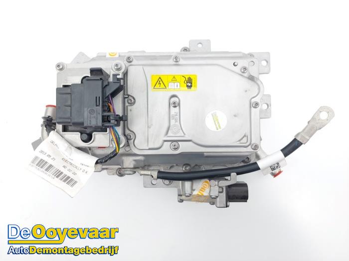 Używane Przetwornica Volvo V60 I (FW/GW) 2.4 D6 20V Plug-in Hybrid AWD Cena € 69,99 Procedura marży oferowane przez Autodemontagebedrijf De Ooyevaar