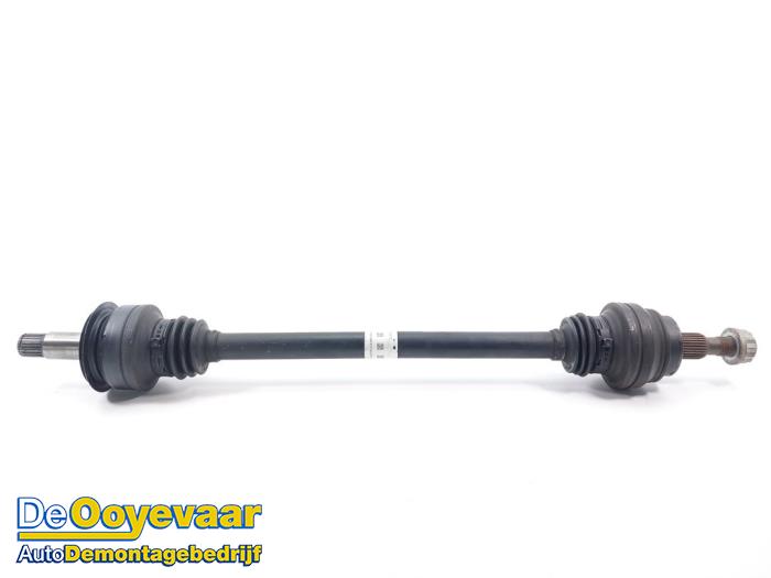 Gebrauchte Antriebswelle links hinten Mercedes GLE (W166) 3.0 43 AMG V6 24V 4-Matic Preis € 85,00 Margenregelung angeboten von Autodemontagebedrijf De Ooyevaar