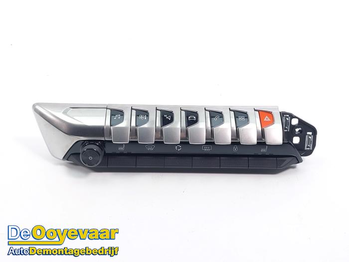 Begagnade Klimatpanel Peugeot 5008 II (M4/MC/MJ/MR) 1.6 16V PureTech 180 Pris € 59,99 Marginaltabell erbjuds av Autodemontagebedrijf De Ooyevaar