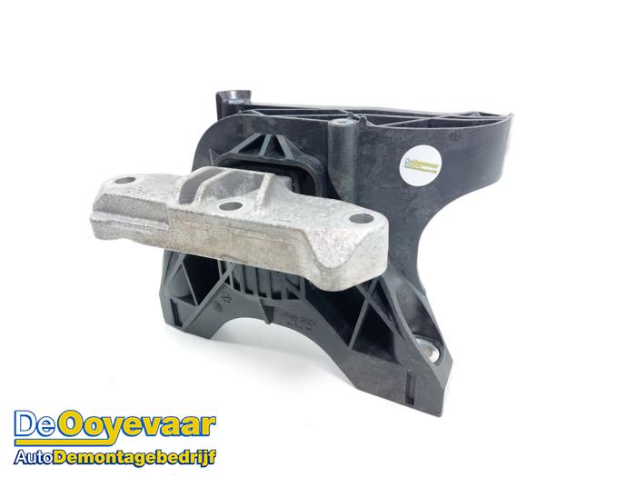 Used Engine mount Peugeot 5008 II (M4/MC/MJ/MR) 1.6 16V PureTech 180 Price € 19,99 Margin scheme offered by Autodemontagebedrijf De Ooyevaar