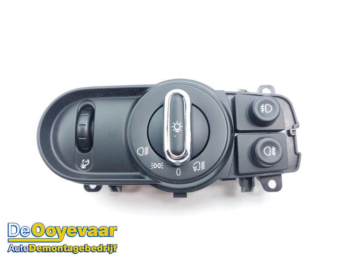 Usados Interruptor de luz Mini Countryman (F60) 1.5 TwinPower Turbo 12V Cooper SE ALL4 Precio € 75,00 Norma de margen ofrecido por Autodemontagebedrijf De Ooyevaar