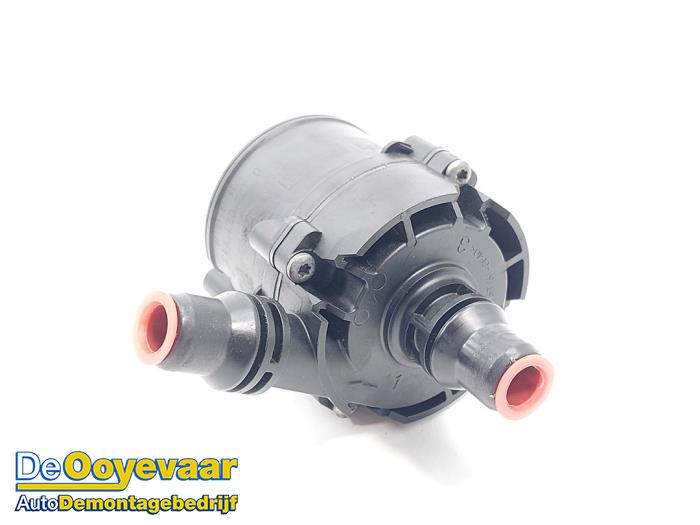 Begagnade Extra vattenpump BMW M760 (G11/12) M760Li xDrive V12 48V TwinPower Turbo Pris € 29,99 Marginaltabell erbjuds av Autodemontagebedrijf De Ooyevaar