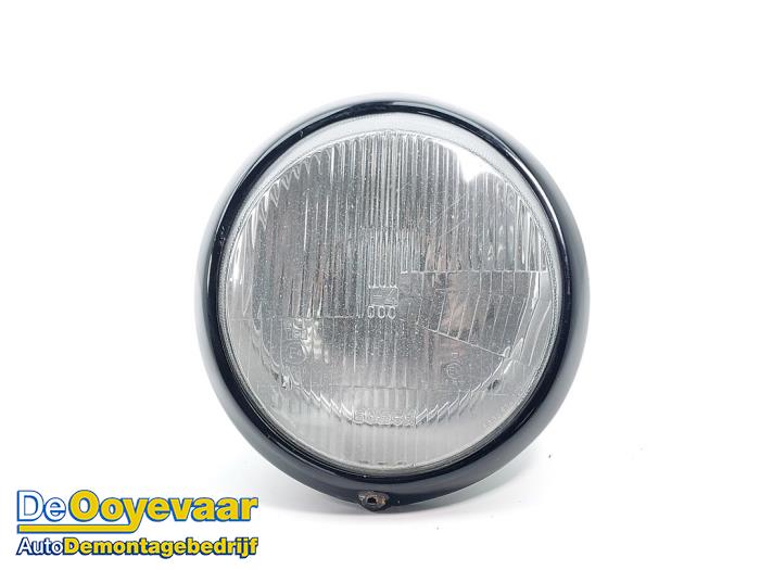 Używane Reflektor prawy Porsche 911 3.0 SC Cena € 99,99 Procedura marży oferowane przez Autodemontagebedrijf De Ooyevaar