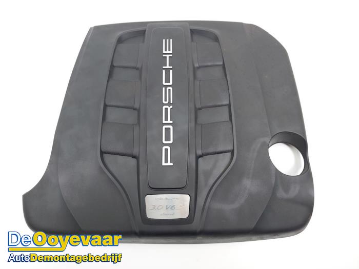 Used Engine cover Porsche Macan (95B) 3.0 S Diesel V6 24V Price € 59,99 Margin scheme offered by Autodemontagebedrijf De Ooyevaar