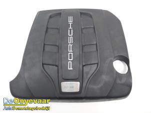Abdeckblech Motor van een Porsche Macan (95B) 3.0 S Diesel V6 24V 2015