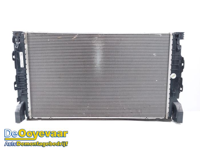 Usagé Radiateur BMW 5 serie Touring (G31) 540d xDrive 3.0 TwinPower Turbo 24V Prix € 94,99 Règlement à la marge proposé par Autodemontagebedrijf De Ooyevaar