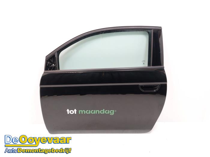 Begagnade Dörr, 2-dörrars, vänster Fiat 500e (332) 42 kWh Pris € 550,00 Marginaltabell erbjuds av Autodemontagebedrijf De Ooyevaar