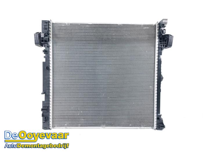 Usagé Radiateur BMW XM (09) 4.4 PHEV 29/30 kWh Prix € 319,99 Règlement à la marge proposé par Autodemontagebedrijf De Ooyevaar