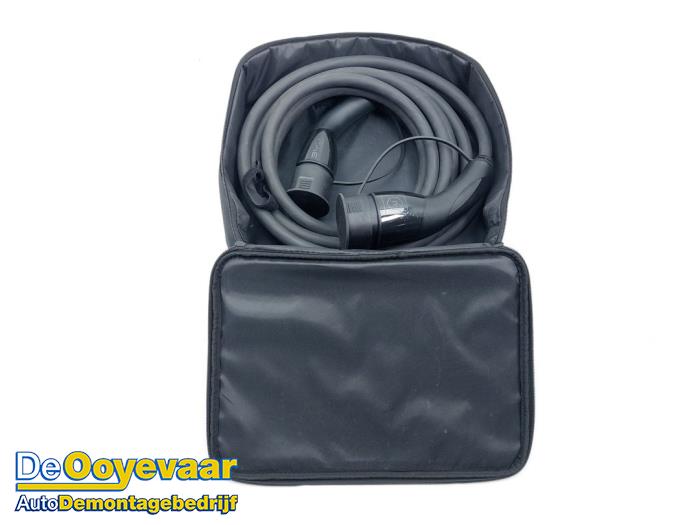 Usados Cable de carga vehículo híbrido BYD Seal U 1.5 DM-I FWD Precio € 199,99 Norma de margen ofrecido por Autodemontagebedrijf De Ooyevaar