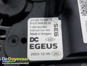 Dynamo van een Renault Megane IV Estate (RFBK) 1.3 TCE 160 16V 2024