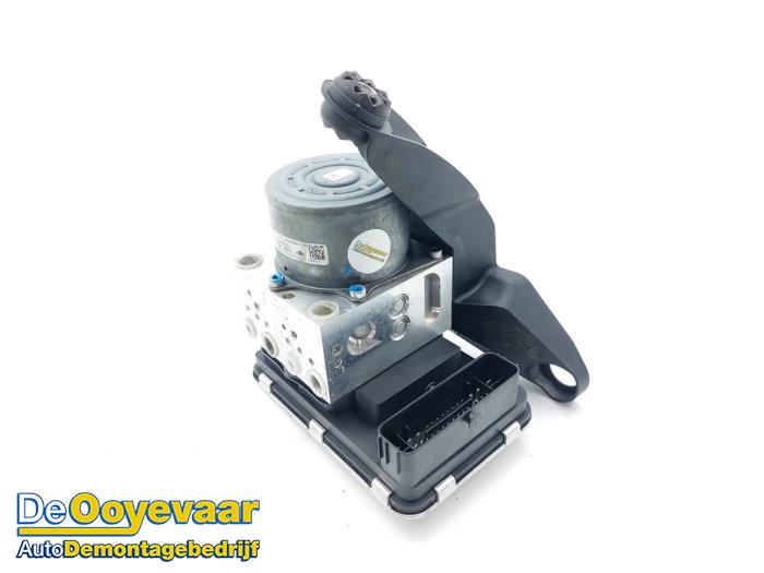 Begagnade ABS-pump BMW 2 serie Active Tourer (F45) 225xe iPerformance 1.5 TwinPower Turbo 12V Pris € 199,99 Marginaltabell erbjuds av Autodemontagebedrijf De Ooyevaar
