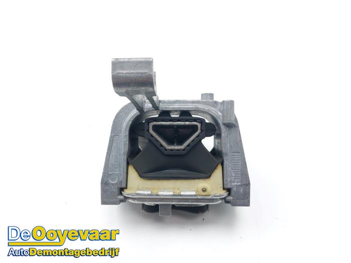 Used Engine mount Volkswagen Polo VI (AW1) 1.0 TSI 12V Price € 12,50 Margin scheme offered by Autodemontagebedrijf De Ooyevaar