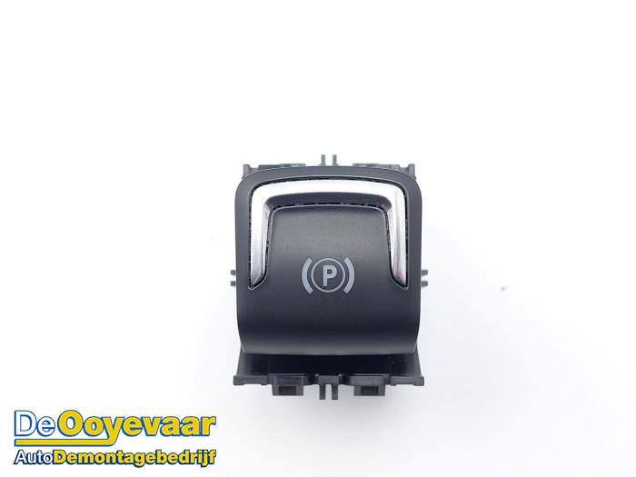 Używane Przelacznik hamulca postojowego Opel Grandland (X) 1.2 Turbo 12V Cena € 29,99 Procedura marży oferowane przez Autodemontagebedrijf De Ooyevaar