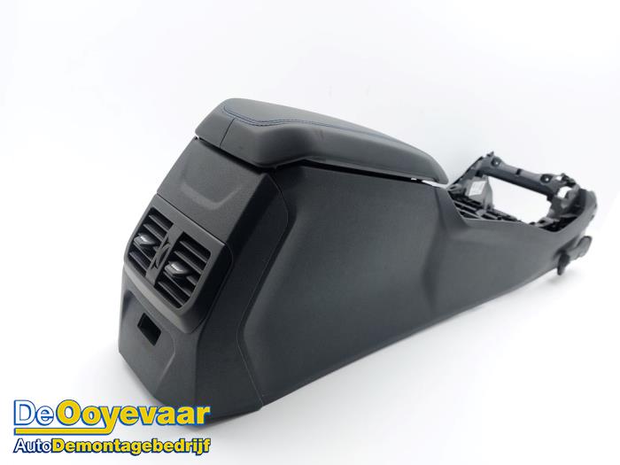 Begagnade Mittkonsol BMW 1 serie (F70) 120 1.5 TwinPower Turbo 12V Pris € 149,99 Marginaltabell erbjuds av Autodemontagebedrijf De Ooyevaar