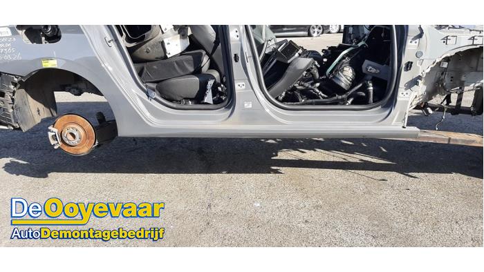 Używane Próg prawy Peugeot 308 SW (F4/FC/FN/FR) 1.6 16V HYbrid 180 e-EAT8 Cena na żądanie oferowane przez Autodemontagebedrijf De Ooyevaar