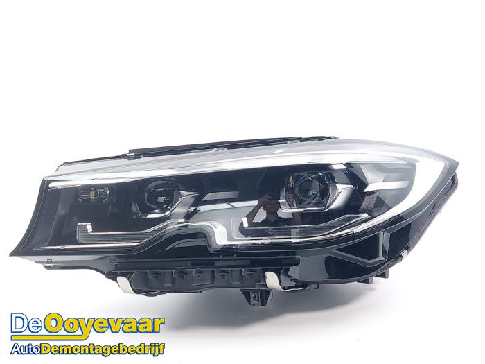Używane Reflektor lewy BMW 3 serie Touring (G21) 320e 2.0 TwinPower Turbo 16V Cena € 849,99 Procedura marży oferowane przez Autodemontagebedrijf De Ooyevaar