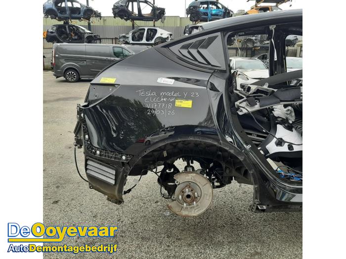 Używane Element karoserii prawy tyl Tesla Model Y (5YJY) RWD Cena na żądanie oferowane przez Autodemontagebedrijf De Ooyevaar