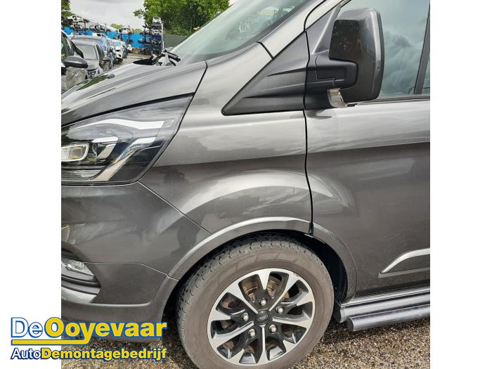 Używane Ekran lewy przód Ford Transit Custom 2.0 TDCi 16V Eco Blue 185 Cena € 169,99 Procedura marży oferowane przez Autodemontagebedrijf De Ooyevaar