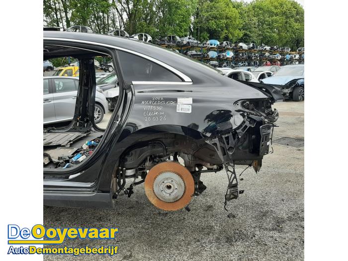 Używane Element karoserii lewy tyl Mercedes EQE (V295) 350+ 91/96 kWh Cena na żądanie oferowane przez Autodemontagebedrijf De Ooyevaar
