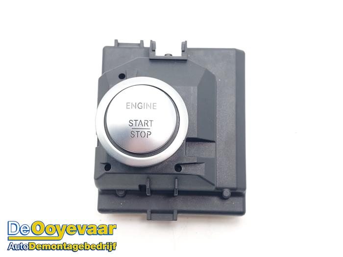 Używane Przelacznik Start/Stop Mercedes S (222.0/222.1) 3.0 S-350 BlueTEC, S-350 d 24V 4-Matic Cena € 59,99 Procedura marży oferowane przez Autodemontagebedrijf De Ooyevaar