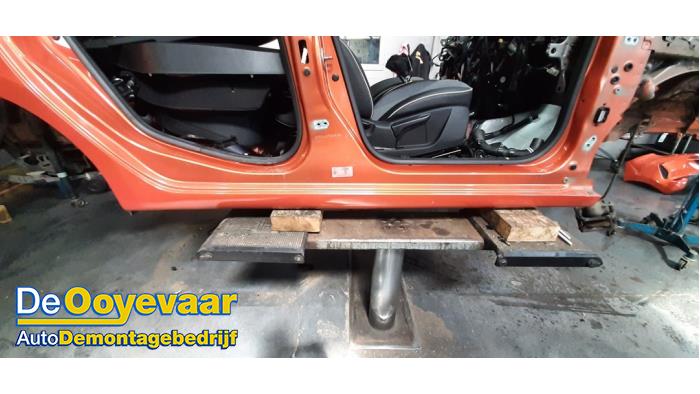 Używane Próg prawy Renault Clio V (RJAB) 1.0 TCe 90 12V Cena na żądanie oferowane przez Autodemontagebedrijf De Ooyevaar