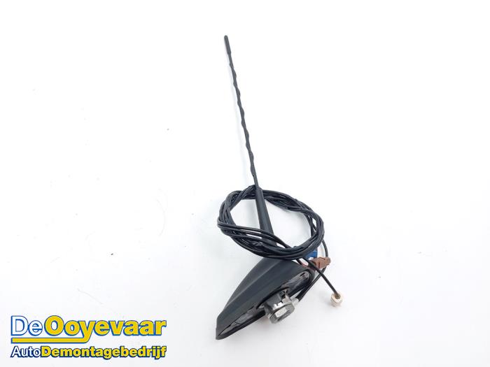Używane Antena Renault Scénic IV (RFAJ) 1.3 TCE 160 16V Cena € 89,99 Procedura marży oferowane przez Autodemontagebedrijf De Ooyevaar