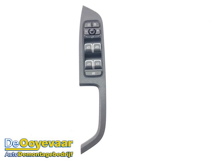 Usados Interruptor de ventanilla eléctrica Lynk &amp; Co 01 1.5 PHEV Precio € 59,99 Norma de margen ofrecido por Autodemontagebedrijf De Ooyevaar