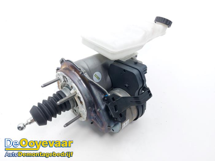 Usados Servofreno Peugeot 308 SW (F4/FC/FN/FR) 1.6 16V HYbrid 180 e-EAT8 Precio € 149,99 Norma de margen ofrecido por Autodemontagebedrijf De Ooyevaar