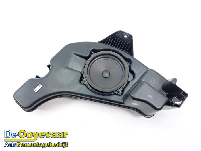 Begagnade Bashögtalare Lynk &amp; Co 01 1.5 PHEV Pris € 49,99 Marginaltabell erbjuds av Autodemontagebedrijf De Ooyevaar