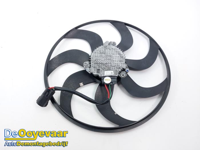 Begagnade Fläktmotor Lynk &amp; Co 01 1.5 PHEV Pris € 45,00 Marginaltabell erbjuds av Autodemontagebedrijf De Ooyevaar