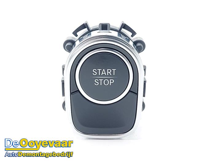 Używane Przelacznik Start/Stop Mercedes eVito (447.6) 41/60/66 kWh Cena € 19,99 Procedura marży oferowane przez Autodemontagebedrijf De Ooyevaar