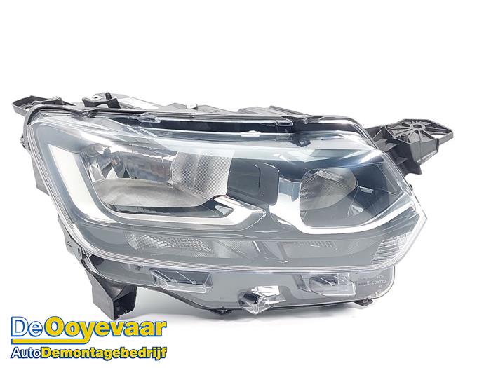 Używane Reflektor prawy Toyota ProAce City 1.5 D-4D 100 Cena € 224,99 Procedura marży oferowane przez Autodemontagebedrijf De Ooyevaar